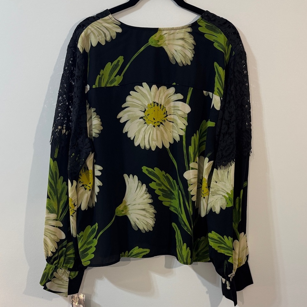 Nicole Miller Black Floral Lace-Shoulder Blouse w/ Cream/Green Blooms Size L, XL - Picture 6 of 9